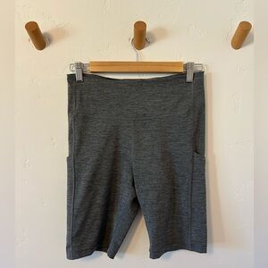 Athleta Ultimate Stash Pockets 9” Biker Shorts Sz Medium Grey